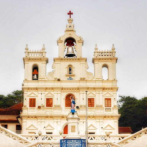 <b>Goa Tours</b><br>
Sun-kissed beaches, Portuguese heritage, nightlife & water sports.